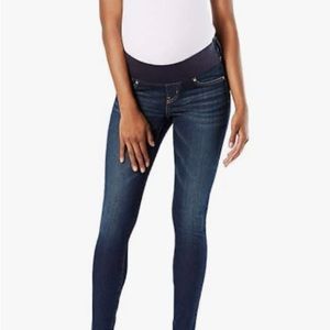 Maternity NWT  Signature by Levi Strauss & Co. Gold Label Store  SIZE MEDIUM